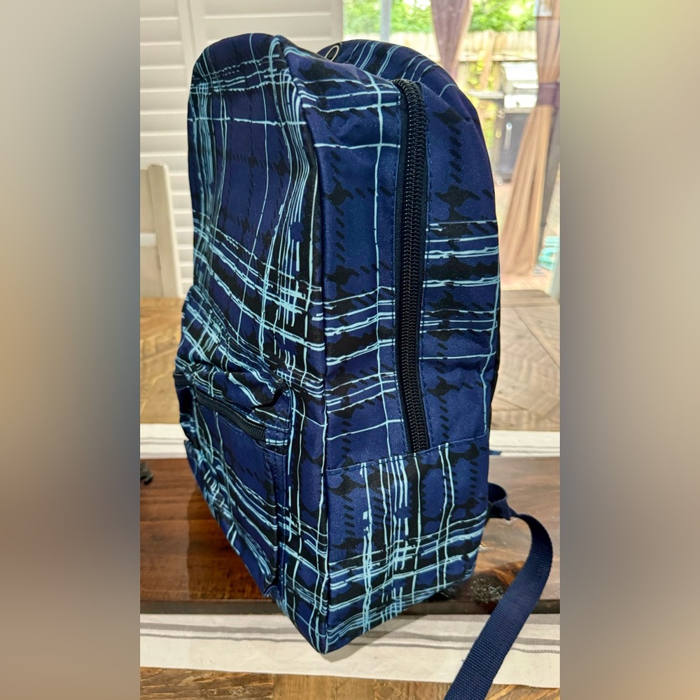 Arctic Star Backpack. - Picture 5 of 8